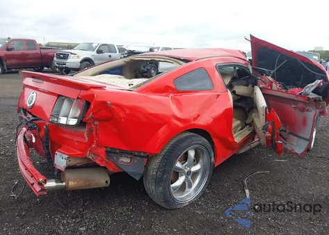 2008 Ford Mustang V6 Deluxe/V6 Premium z USA, uszkodzony, nr VIN 1ZVHT80N385175147